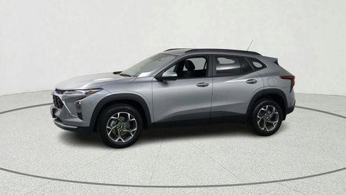 Sterling Gray Metallic 2026 Chevrolet Trax LT