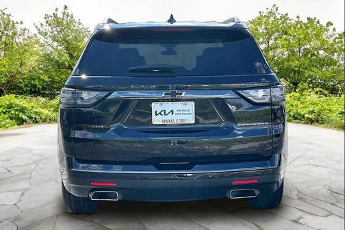 Mosaic Black Metallic 2021 Chevrolet Traverse Premier