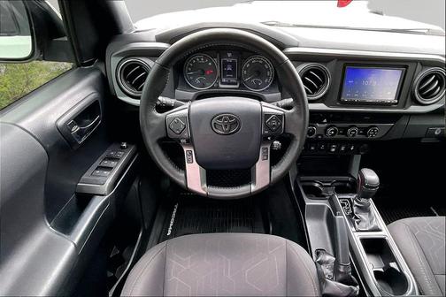 Super White 2018 Toyota Tacoma TRD Sport