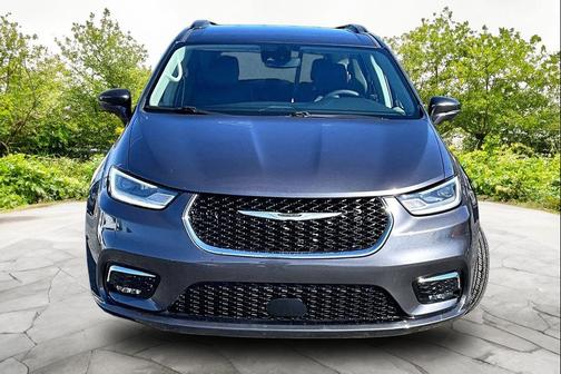 Granite Crystal Metallic Clearcoat 2022 Chrysler Pacifica Touring L