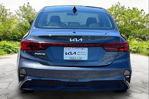 Gravity Gray 2024 Kia Forte LXS