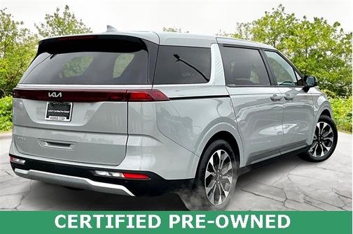 2024 Kia Carnival EX