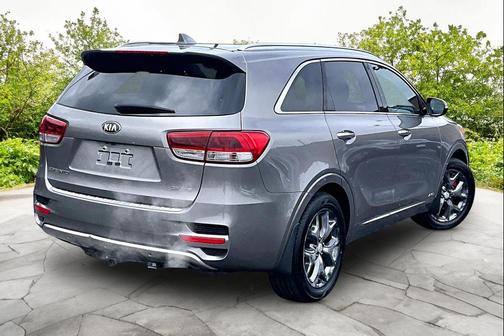 Titanium Silver 2018 Kia Sorento SX