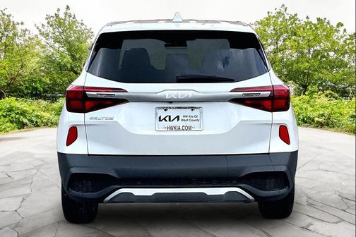 Snow White Pearl 2023 Kia Seltos LX