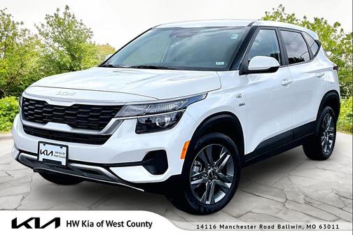 Snow White Pearl 2023 Kia Seltos LX