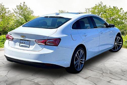 Summit White 2022 Chevrolet Malibu FWD LT
