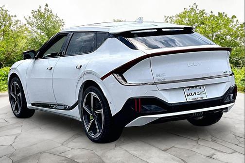 Snow White Pearl 2024 Kia EV6 GT