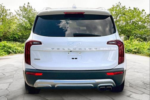 Glacial White Pearl 2022 Kia Telluride S