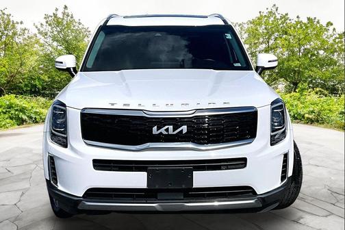 Glacial White Pearl 2022 Kia Telluride S