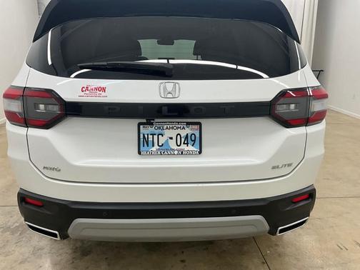 Platinum White Pearl 2023 Honda Pilot Elite