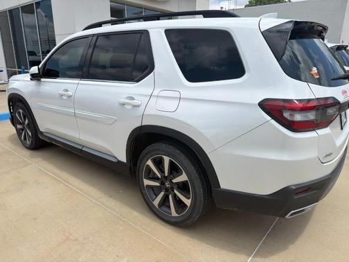 Platinum White Pearl 2023 Honda Pilot Elite