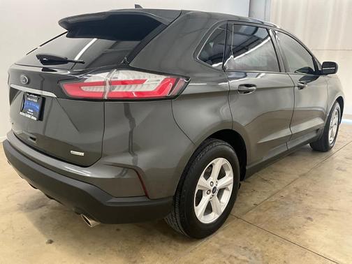 2020 Ford Edge SE