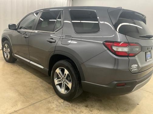 Modern Steel Metallic 2025 Honda Pilot EX-L