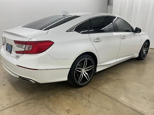 Platinum White Pearl 2022 Honda Accord Touring 2.0T