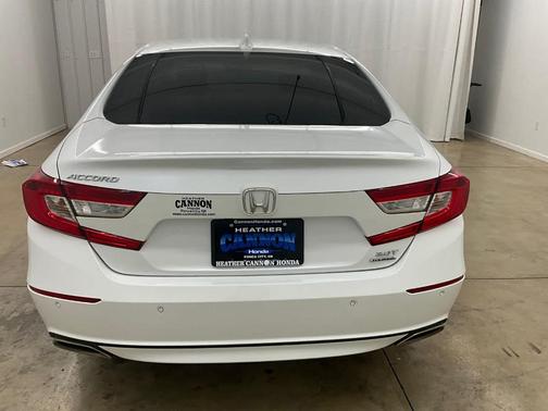 Platinum White Pearl 2022 Honda Accord Touring 2.0T