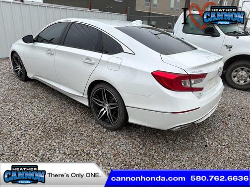 Platinum White Pearl 2022 Honda Accord Touring 2.0T