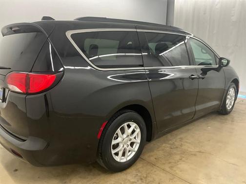 2020 Chrysler Voyager LXI