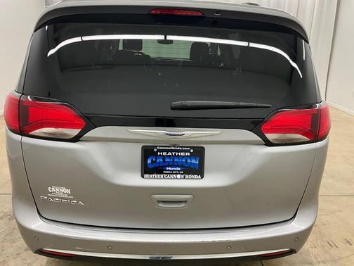 2020 Chrysler Pacifica Touring-L