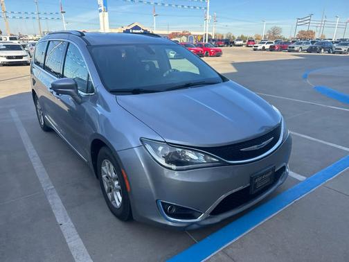 2020 Chrysler Pacifica Touring-L