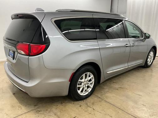 2020 Chrysler Pacifica Touring-L