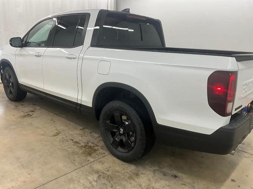 2026 Honda Ridgeline Black Edition Two-Tone