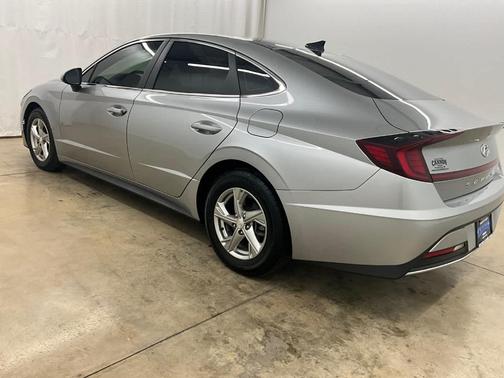 2022 Hyundai SONATA SE