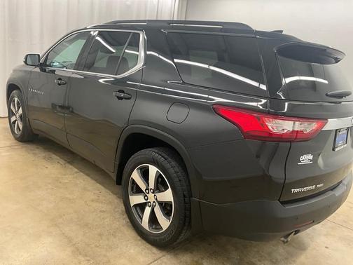 Mosaic Black Metallic 2019 Chevrolet Traverse LT Leather