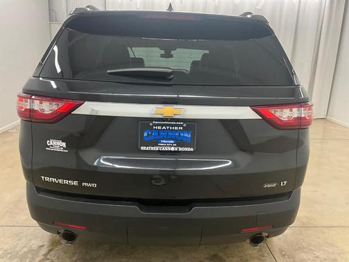 Mosaic Black Metallic 2019 Chevrolet Traverse LT Leather