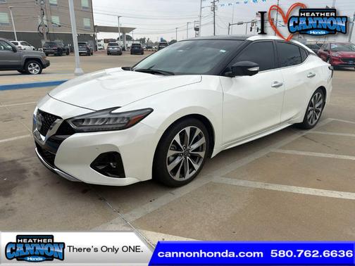 White 2023 Nissan Maxima Platinum
