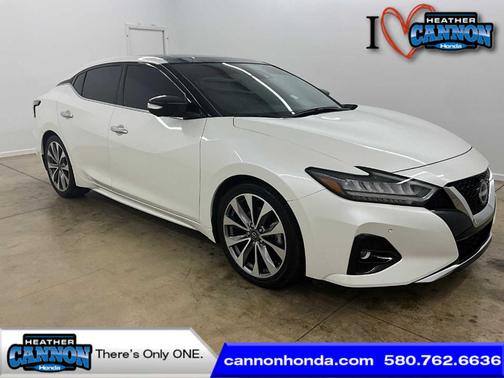 White 2023 Nissan Maxima Platinum