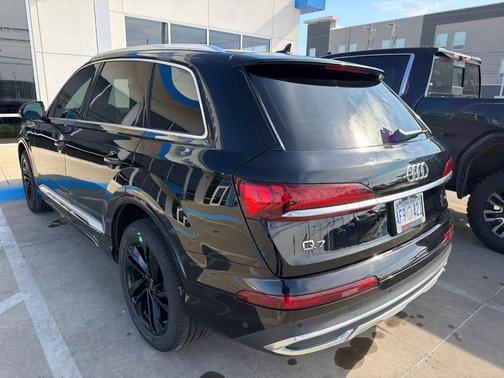 2023 Audi Q7 55 Premium