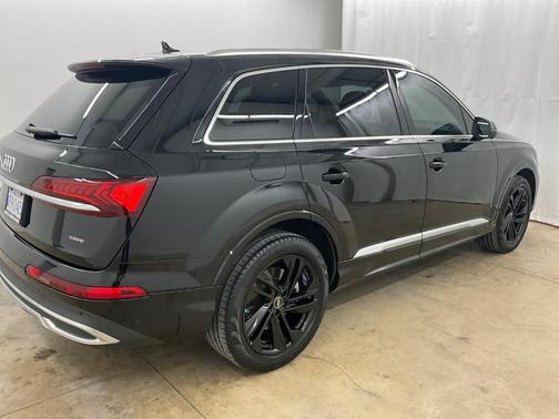 2023 Audi Q7 55 Premium