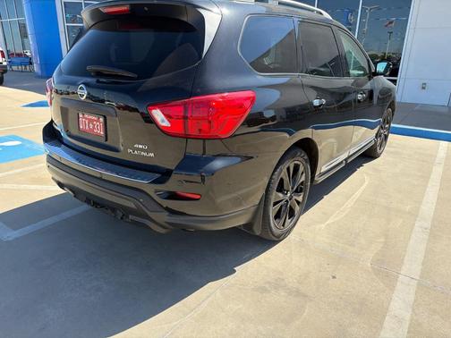 Magnetic Black 2017 Nissan Pathfinder Platinum