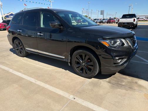 Magnetic Black 2017 Nissan Pathfinder Platinum