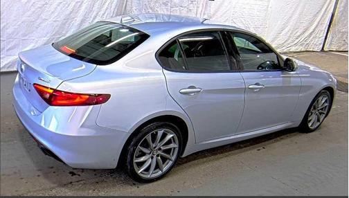 2022 Alfa Romeo Giulia Base