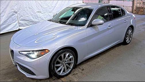 2022 Alfa Romeo Giulia Base