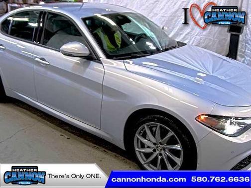 2022 Alfa Romeo Giulia Base