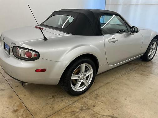 2006 Mazda MX-5 Miata Touring