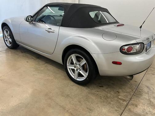 2006 Mazda MX-5 Miata Touring
