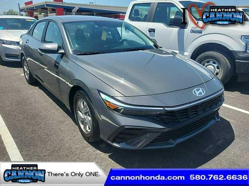 2024 Hyundai ELANTRA SE