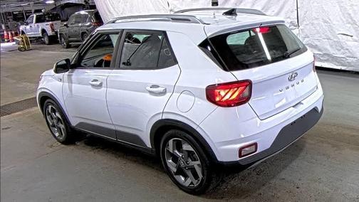 2022 Hyundai VENUE SEL