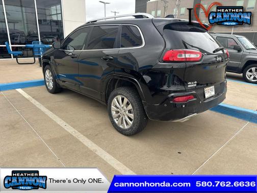 Diamond Black 2017 Jeep Cherokee Overland