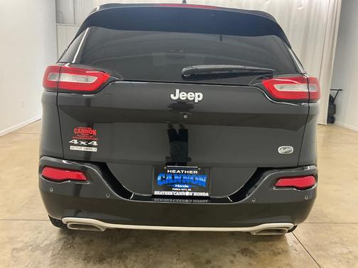 Diamond Black 2017 Jeep Cherokee Overland