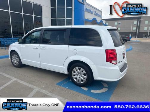 White Knuckle Clearcoat 2018 Dodge Grand Caravan SE
