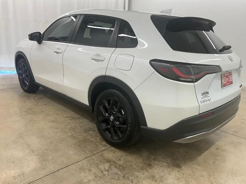 Platinum White Pearl 2024 Honda HR-V Sport