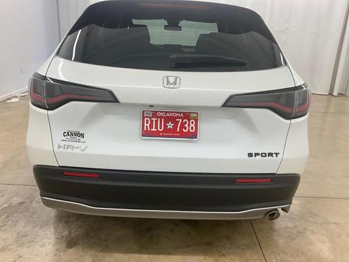 Platinum White Pearl 2024 Honda HR-V Sport