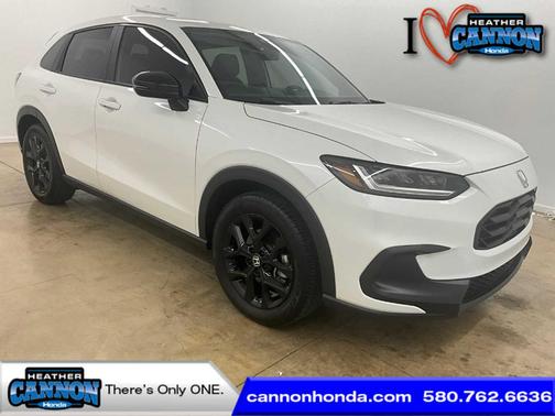 Platinum White Pearl 2024 Honda HR-V Sport