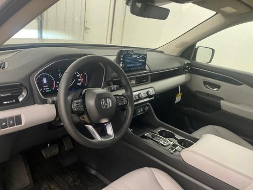 2025 Honda Pilot TOURING+