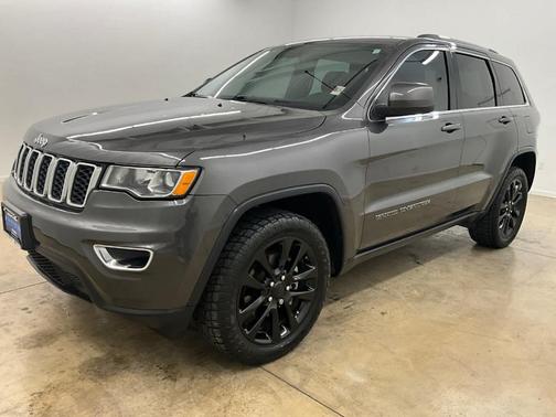 Granite Crystal Clearcoat Metallic 2020 Jeep Grand Cherokee Laredo E