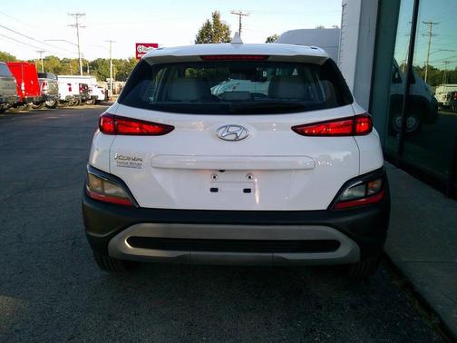 2023 Hyundai KONA SE